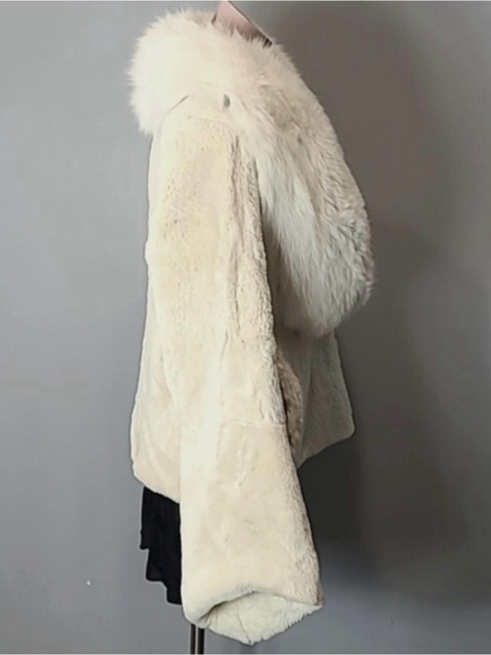 Women's Cream Real Fur Jacket with Wide Shawl Collar - Picture 4 of 8